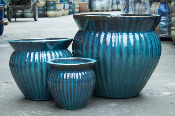 CONTEMPORARY_CERAMIC_PLANTERS_a4efb85b-63d2-464a-b4a3-a2c151a6bb65 - Cast Stone International 
