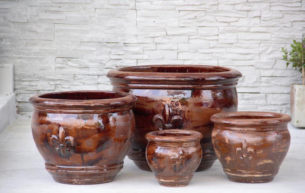 FLEUR_DE_LIS_PLANTERS - Cast Stone International 