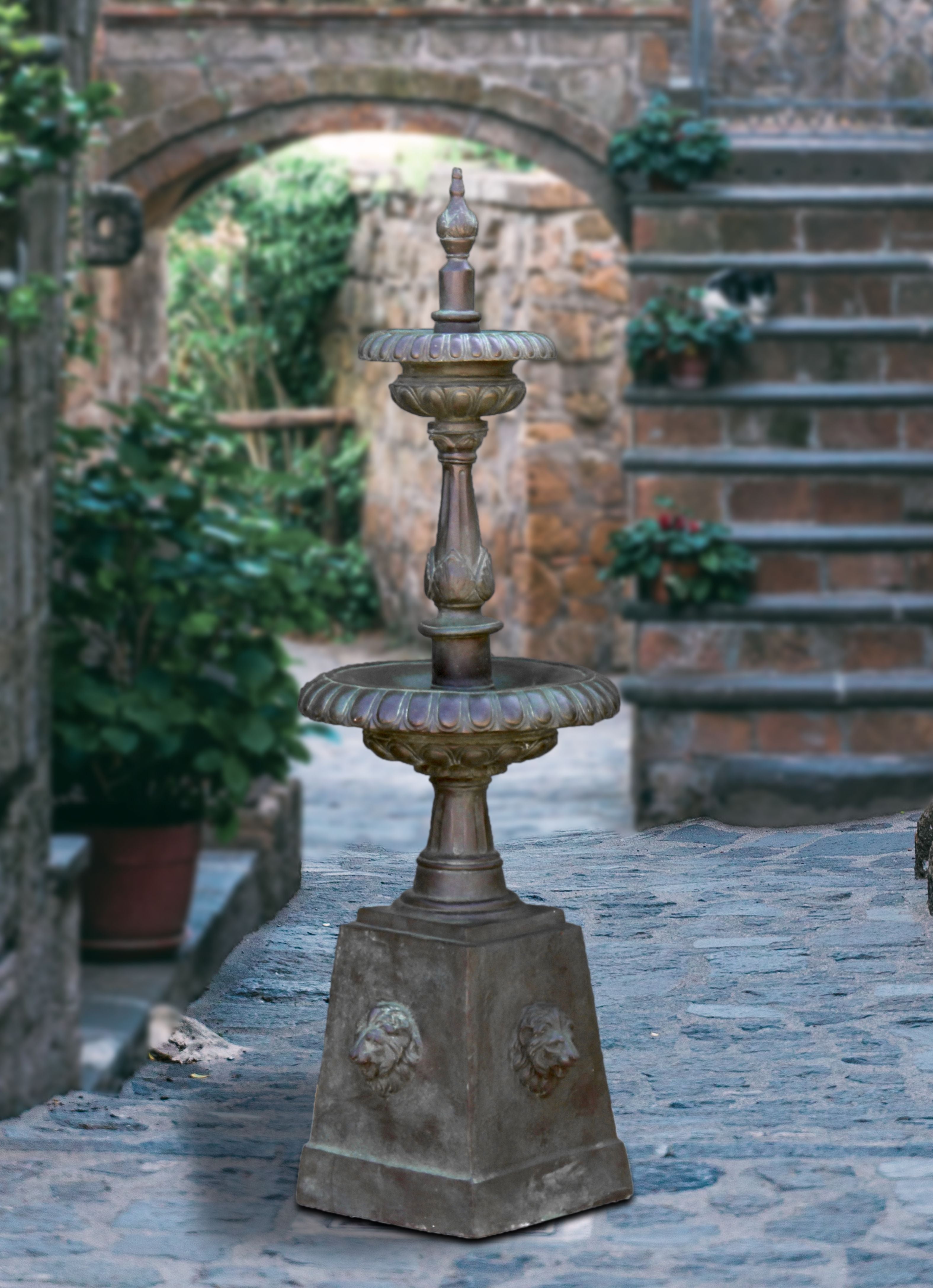 ITALIAN_LION_WATER_FOUNTAIN - Cast Stone International 