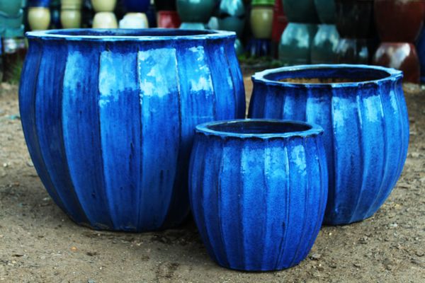 LUXURIOUS_PLANTERS_32d84746-5c19-4c23-8079-882b0546b166 - Cast Stone International 