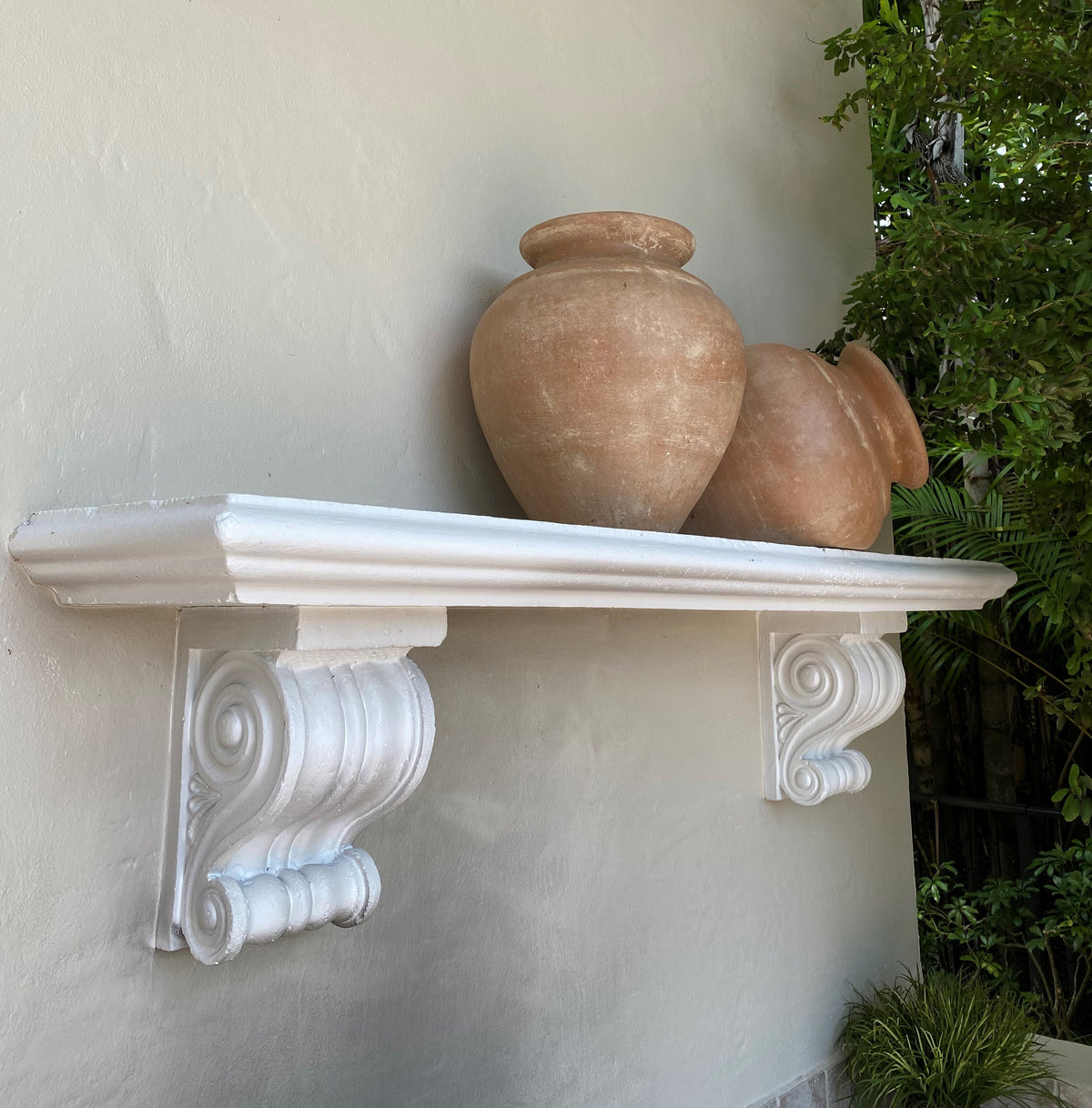 PADUA_CAST_STONE_SHELF - Cast Stone International 