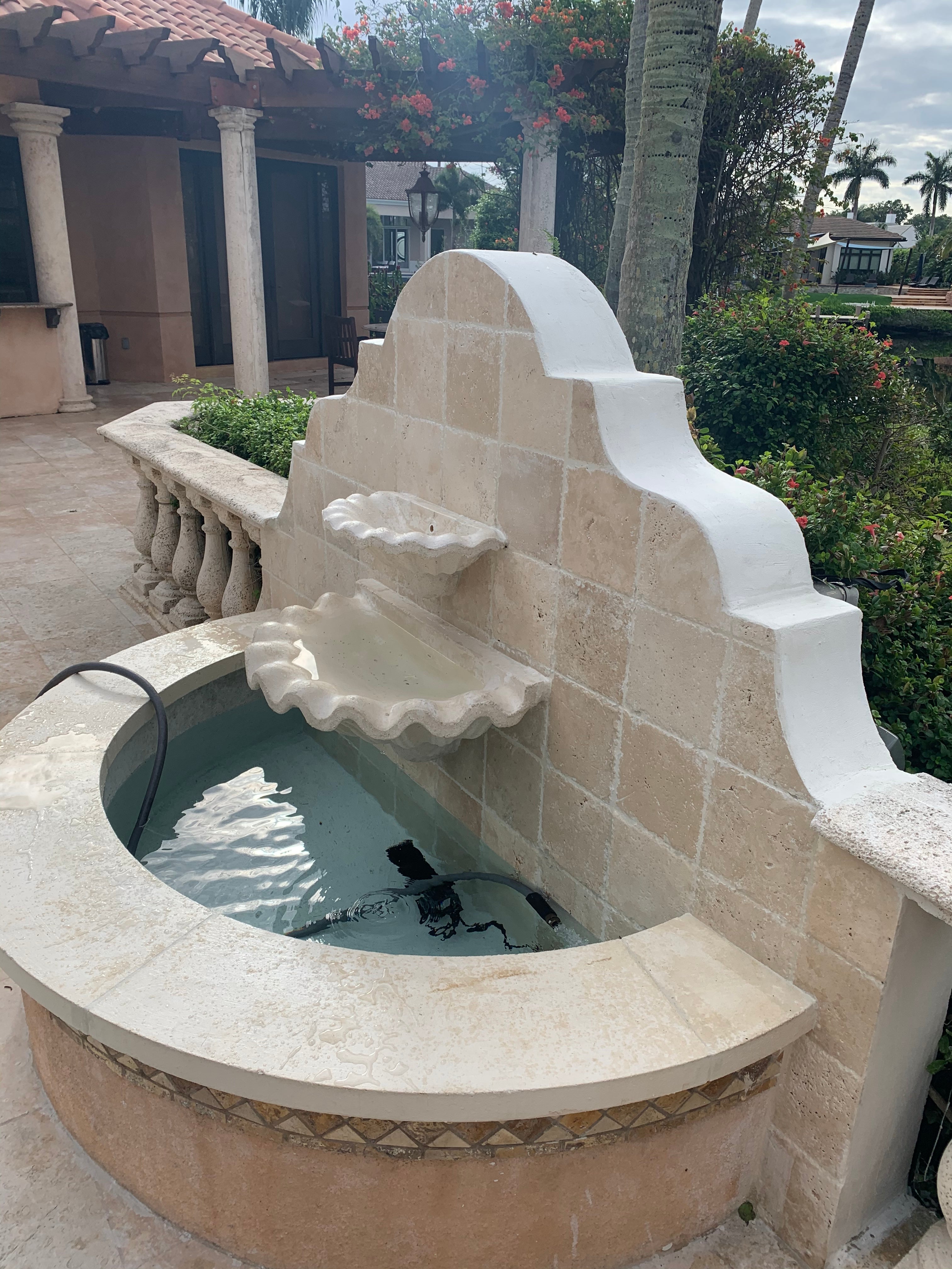 SEASHELL_DUO_WATER_FOUNTAIN - Cast Stone International 
